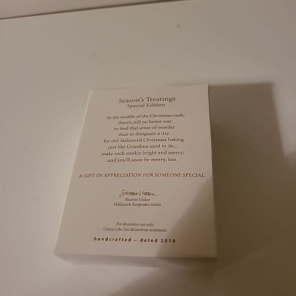 2010 Hallmark Keepsake Ornament - Picture 3 of 5